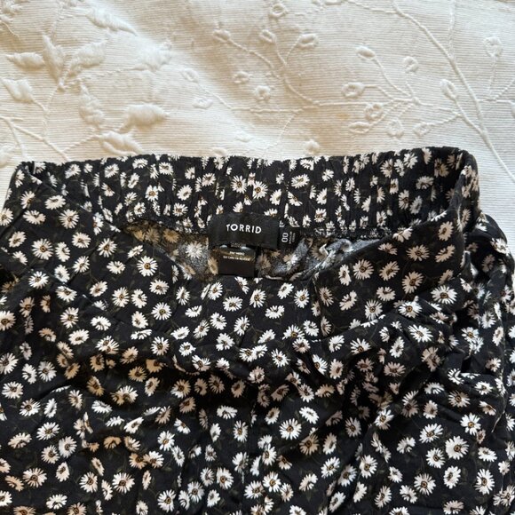 Flowy Floral Boho Cottagecore Wide-Leg Pants TORRID - Picture 3 of 4